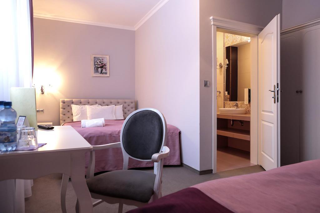 Hotel Madelaine Lwowek Slaski Værelse billede