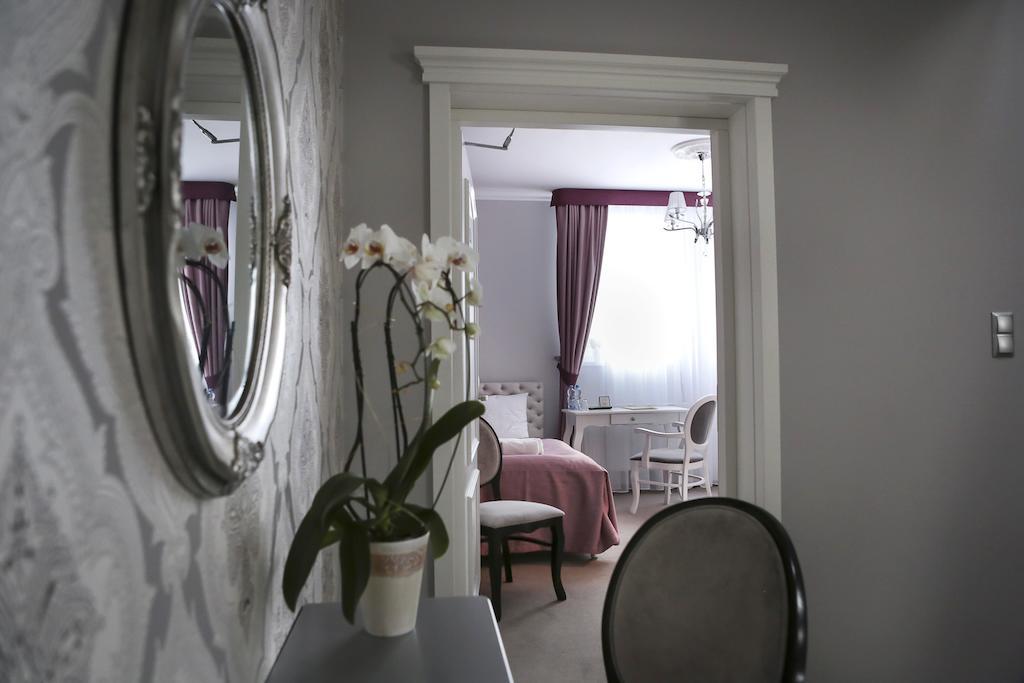Hotel Madelaine Lwowek Slaski Eksteriør billede