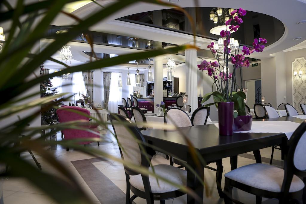 Hotel Madelaine Lwowek Slaski Eksteriør billede