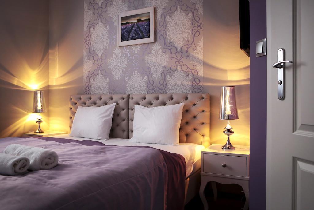 Hotel Madelaine Lwowek Slaski Eksteriør billede